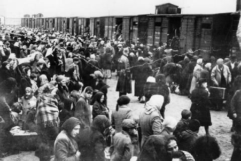 納粹把猶太人從歐洲各國押運到奧斯威辛
