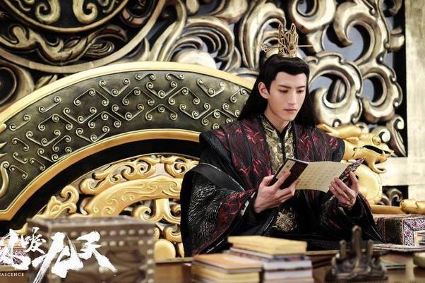 夜鴻弈(古裝勵志大劇《鳳唳九天》中的角色) 夜鴻弈(古裝勵志大劇《鳳唳九天》中的角色)