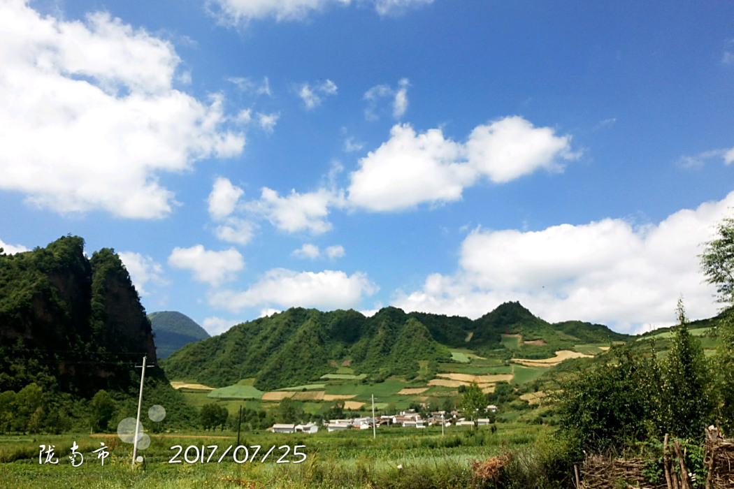 黃咀村(甘肅省隴南市禮縣上坪鄉黃咀村) 黃咀村(甘肅省隴南市禮縣上坪鄉黃咀村)