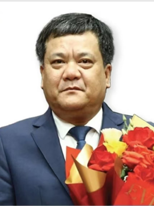 陳峰(越共廣平省委副書記、省人民委員會主席) 陳峰(越共廣平省委副書記、省人民委員會主席)