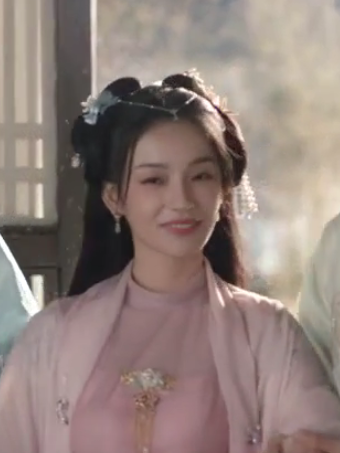 雲璇(古裝愛情劇《獨女君未見》中的角色) 雲璇(古裝愛情劇《獨女君未見》中的角色)