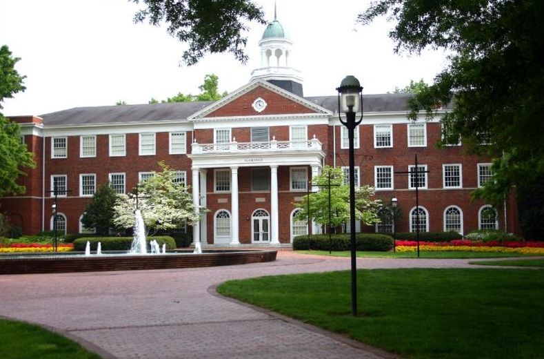 依隆大學 依隆大學