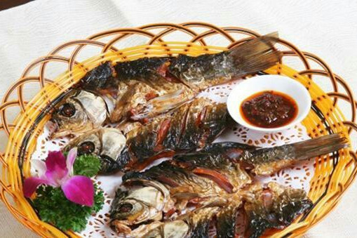 鯽魚過河 鯽魚過河
