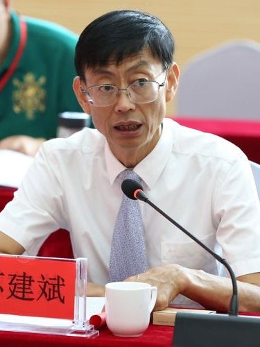 蘇建斌(雲南文山交通運輸集團公司原黨委書記、董事長、總經理) 蘇建斌(雲南文山交通運輸集團公司原黨委書記、董事長、總經理)