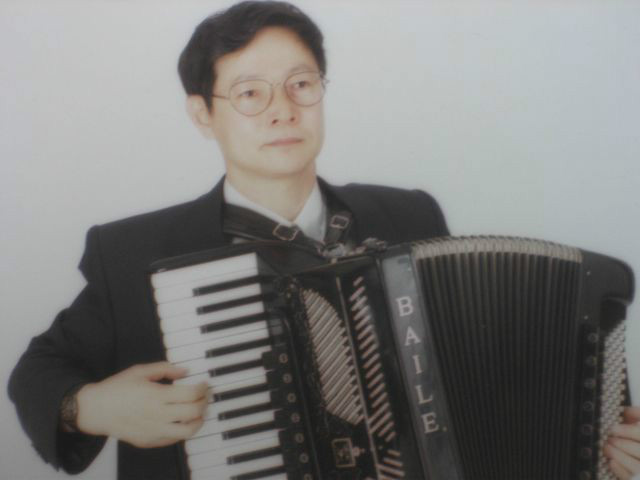 劉信(手風琴演奏家、教育家)