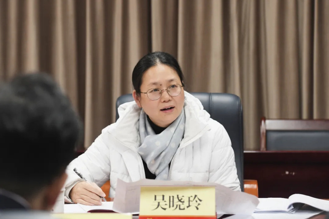 吳曉玲(廣西農商聯合銀行副行長、董事會秘書、總法律顧問、合規總監) 吳曉玲(廣西農商聯合銀行副行長、董事會秘書、總法律顧問、合規總監)