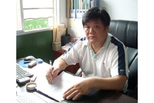 樊德純(周口市六一路國小校長) 樊德純(周口市六一路國小校長)