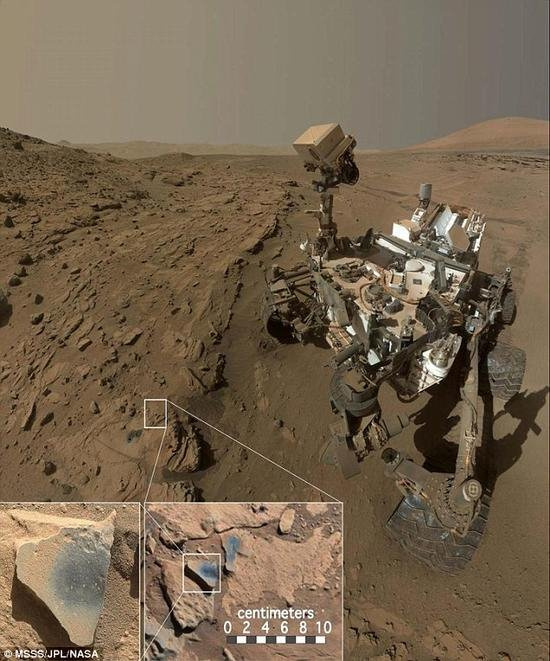“好奇號”火星探測器在火星表面採集樣本