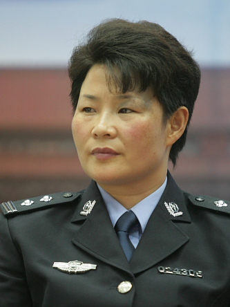 何利彩 何利彩