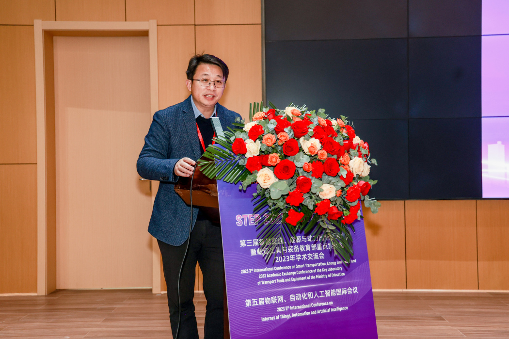 張龍(華東交通大學機電與車輛工程學院副院長) 張龍(華東交通大學機電與車輛工程學院副院長)
