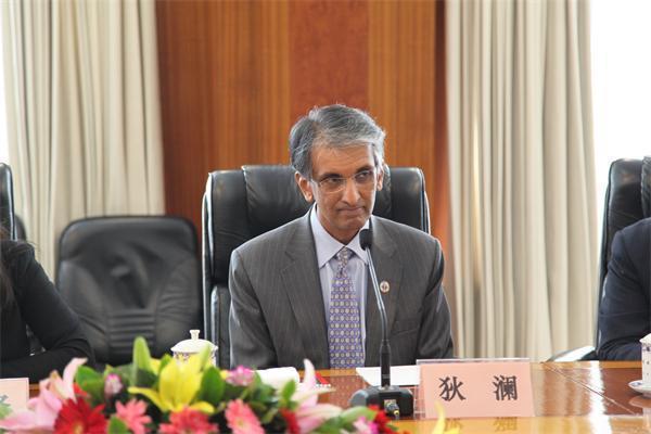 狄瀾(淡馬錫公司首席執行長兼執行董事) 狄瀾(淡馬錫公司首席執行長兼執行董事)