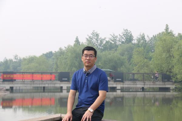 張景飛(鄭州大學副教授、碩士生導師) 張景飛(鄭州大學副教授、碩士生導師)
