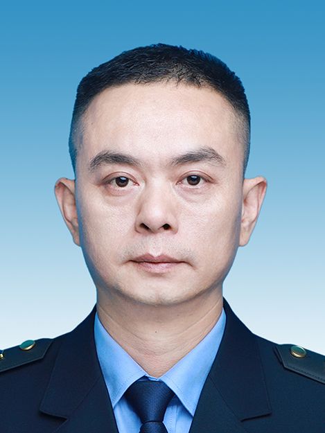 朱輝(江西省贛州市信豐縣市場監督管理局黨組成員、食品藥品稽查總監) 朱輝(江西省贛州市信豐縣市場監督管理局黨組成員、食品藥品稽查總監)