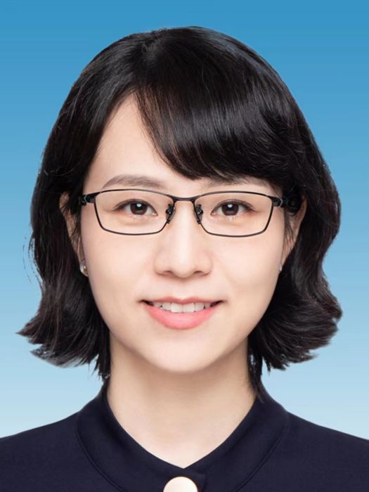 張楠(副總經理兼戰略部總經理兼聯席公司秘書) 張楠(副總經理兼戰略部總經理兼聯席公司秘書)