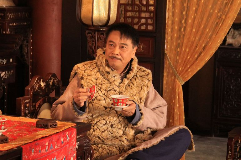 鐵木爾(賀歲喜劇《歡喜婆婆俏媳婦》中的角色) 鐵木爾(賀歲喜劇《歡喜婆婆俏媳婦》中的角色)