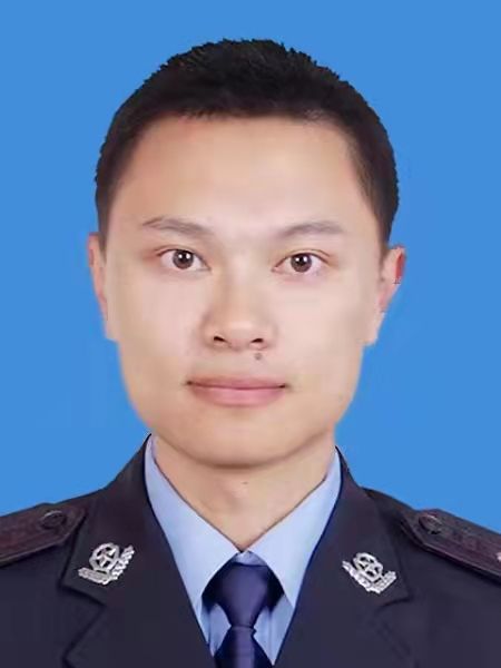 張鑫鑫(貴州省黔西南布依族苗族自治州興仁市公安局黨委委員、副局長) 張鑫鑫(貴州省黔西南布依族苗族自治州興仁市公安局黨委委員、副局長)