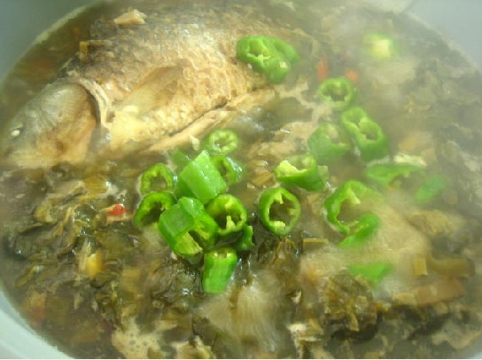 酸菜燉鯽魚