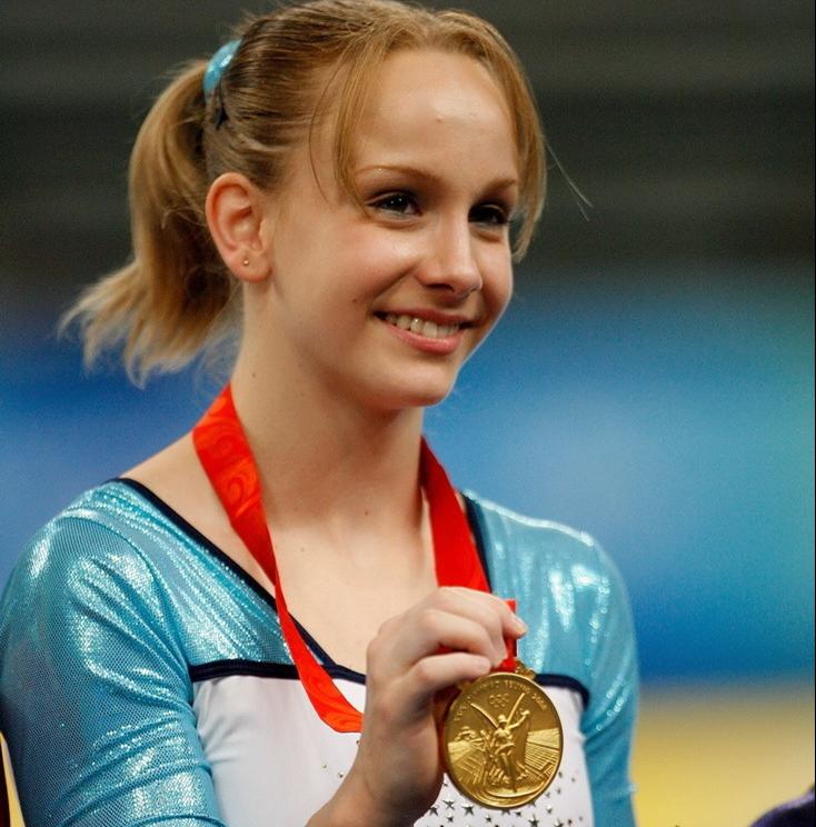 2008年北京奧運會女子自由體操冠軍伊茲巴薩