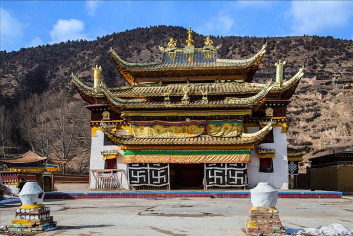 旺藏村