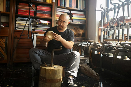 崔宏生(河北宏生鏨銅工藝研究所所長) 崔宏生(河北宏生鏨銅工藝研究所所長)
