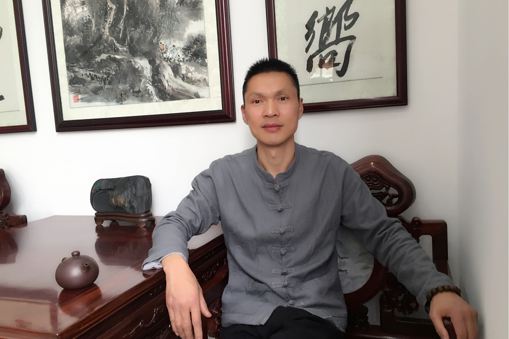 潘家興(中國當代著名硯雕藝術家) 潘家興(中國當代著名硯雕藝術家)