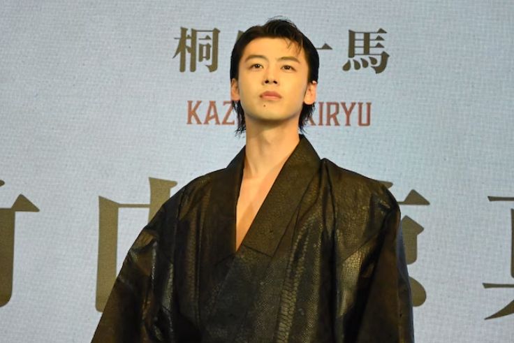 桐生一馬(電視劇《如龍:超越遊戲》中的角色) 桐生一馬(電視劇《如龍:超越遊戲》中的角色)