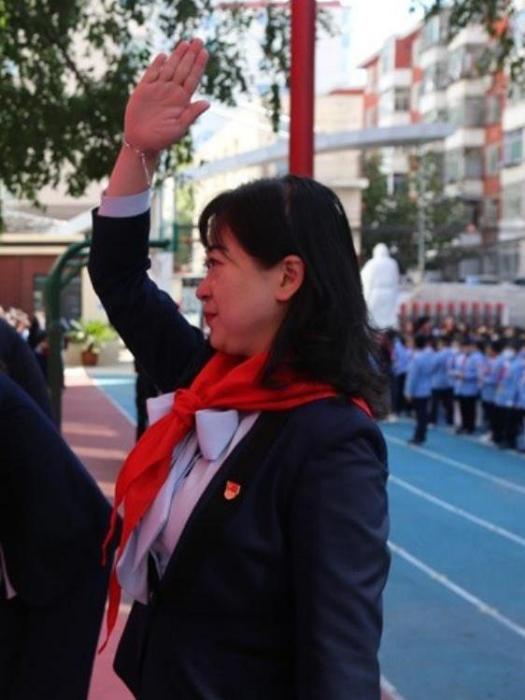 孟麗(山西省太原市杏花嶺區後小河國小校黨支部書記、校長) 孟麗(山西省太原市杏花嶺區後小河國小校黨支部書記、校長)