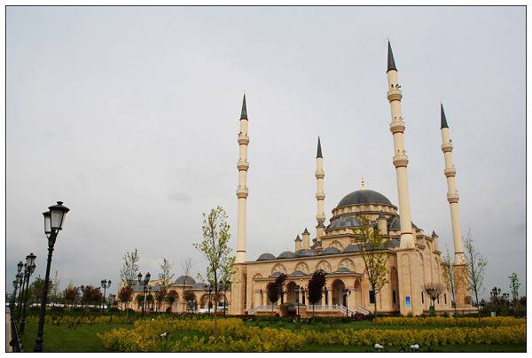 艾哈邁德-卡德羅夫清真寺(俄羅斯)