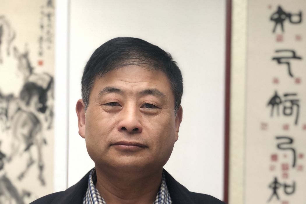 宋學英(中國書法家協會理事、書畫家、宋莊如一書畫院院長) 宋學英(中國書法家協會理事、書畫家、宋莊如一書畫院院長)
