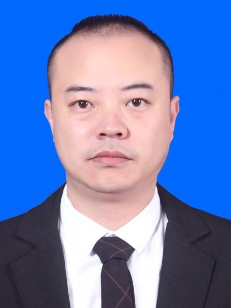 馬俊(重慶市潼南區崇龕鎮黨委委員、紀委書記) 馬俊(重慶市潼南區崇龕鎮黨委委員、紀委書記)