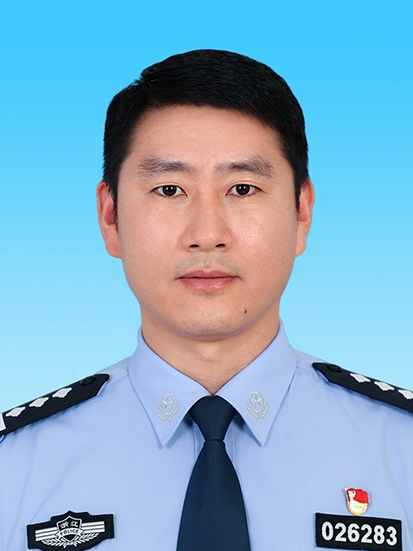 郭斌(浙江省寧波市寧海縣公安局黨委委員、力洋派出所所長) 郭斌(浙江省寧波市寧海縣公安局黨委委員、力洋派出所所長)