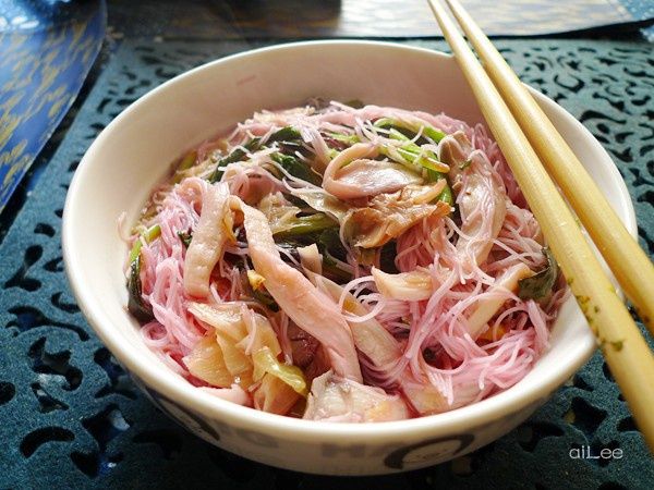 莧菜煮米粉 莧菜煮米粉