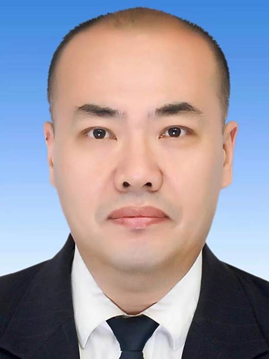 楊博(遼寧省調兵山市衛生健康局黨組成員、副局長) 楊博(遼寧省調兵山市衛生健康局黨組成員、副局長)