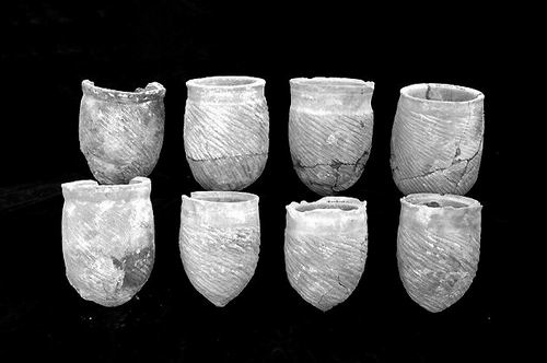 雙王城鹽業遺址現場出土的商周時期盔形器
