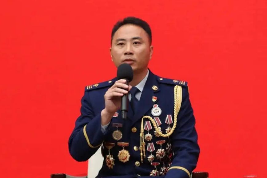 陳建(湖北省武漢市消防救援支隊特勤一站站長助理) 陳建(湖北省武漢市消防救援支隊特勤一站站長助理)