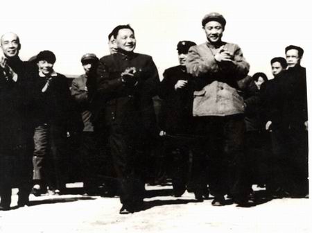 1966年3月，鄧小平等中央領導視察基地。