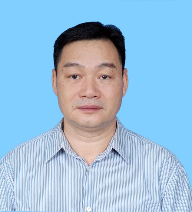 邱成光 邱成光