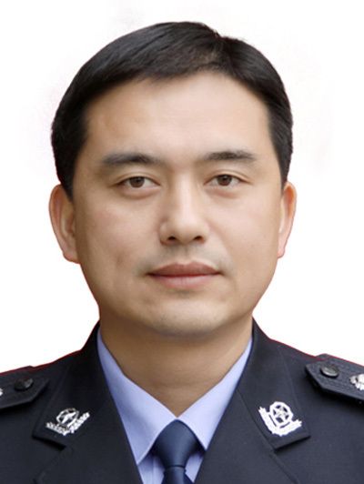 楊峰(湖南省常德市石門縣森林公安局黨組成員、副局長) 楊峰(湖南省常德市石門縣森林公安局黨組成員、副局長)