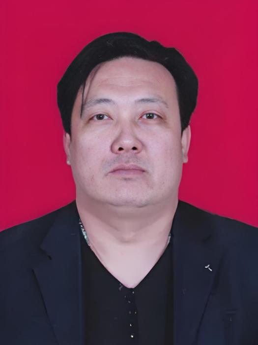 閆忠生(中華周易名家協會內蒙古通遼市分會會長) 閆忠生(中華周易名家協會內蒙古通遼市分會會長)