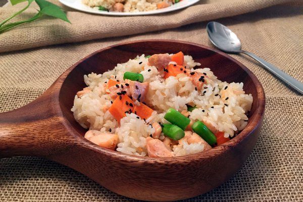 三文魚炒米飯