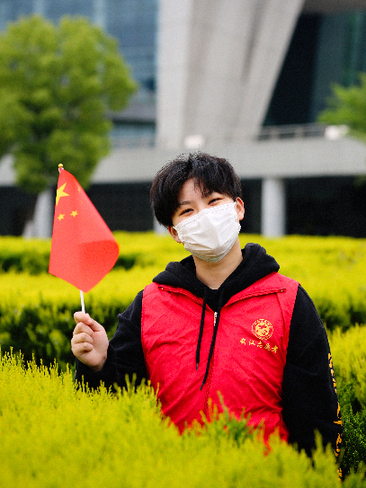 張玉欣(武漢市龍燈社區負責給居民買藥的志願者) 張玉欣(武漢市龍燈社區負責給居民買藥的志願者)