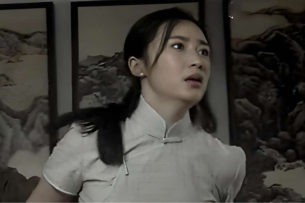 胡畔(戰爭劇《斷喉弩》中的女性角色,由演員趙子惠飾演。) 胡畔(戰爭劇《斷喉弩》中的女性角色,由演員趙子惠飾演。)