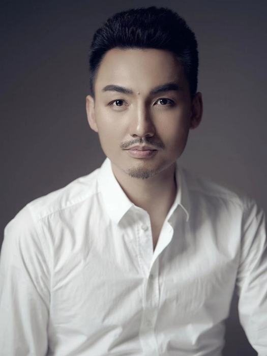 邱軍(國家一級演出監督、製作人) 邱軍(國家一級演出監督、製作人)