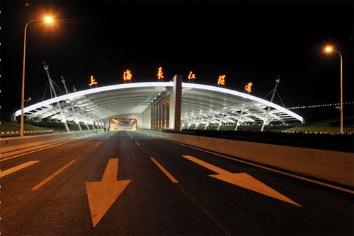 上海長江隧道進出口路面