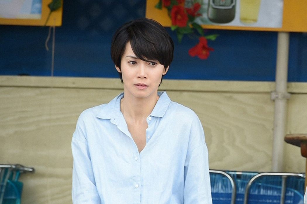 佐藤真弓(情感喜劇《有家可歸的戀人們》中的角色) 佐藤真弓(情感喜劇《有家可歸的戀人們》中的角色)
