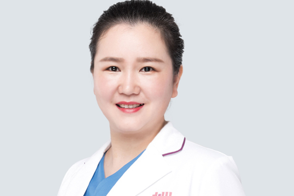 袁妍妍(長沙雅美醫療美容醫院非手術中心院長) 袁妍妍(長沙雅美醫療美容醫院非手術中心院長)