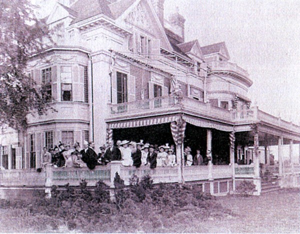 1888年建造的主屋正門