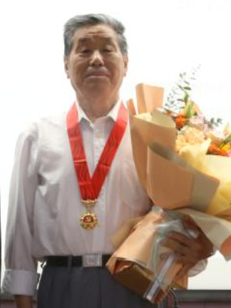 張光榮(江蘇省徐州醫藥中等專業學校原校長) 張光榮(江蘇省徐州醫藥中等專業學校原校長)