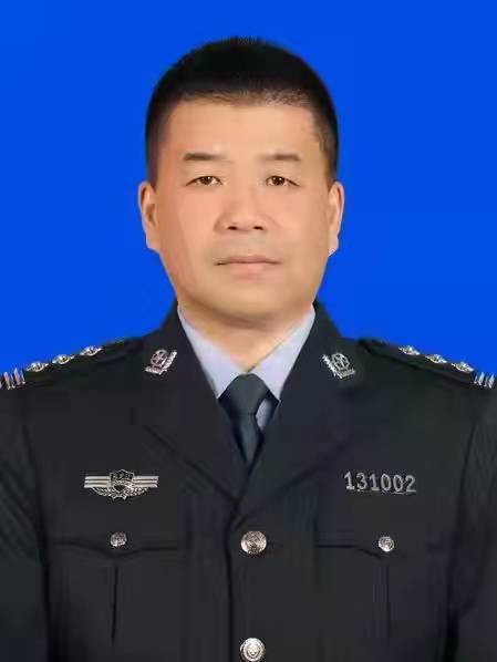 王滔(黑河市公安局黨委委員、政治部主任)