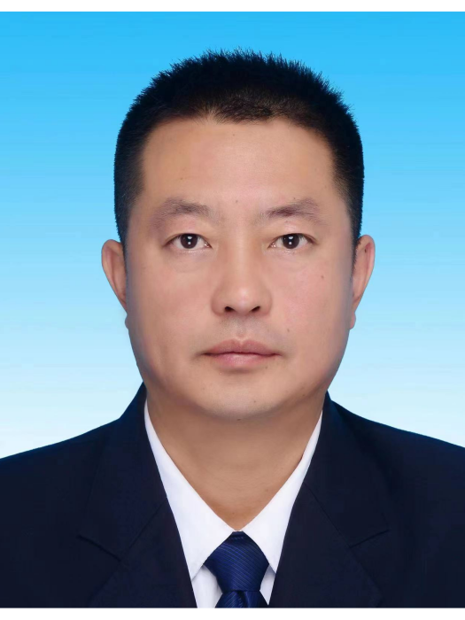 張子成(呼倫貝爾市鄂倫春自治旗政府黨組成員、副旗長) 張子成(呼倫貝爾市鄂倫春自治旗政府黨組成員、副旗長)